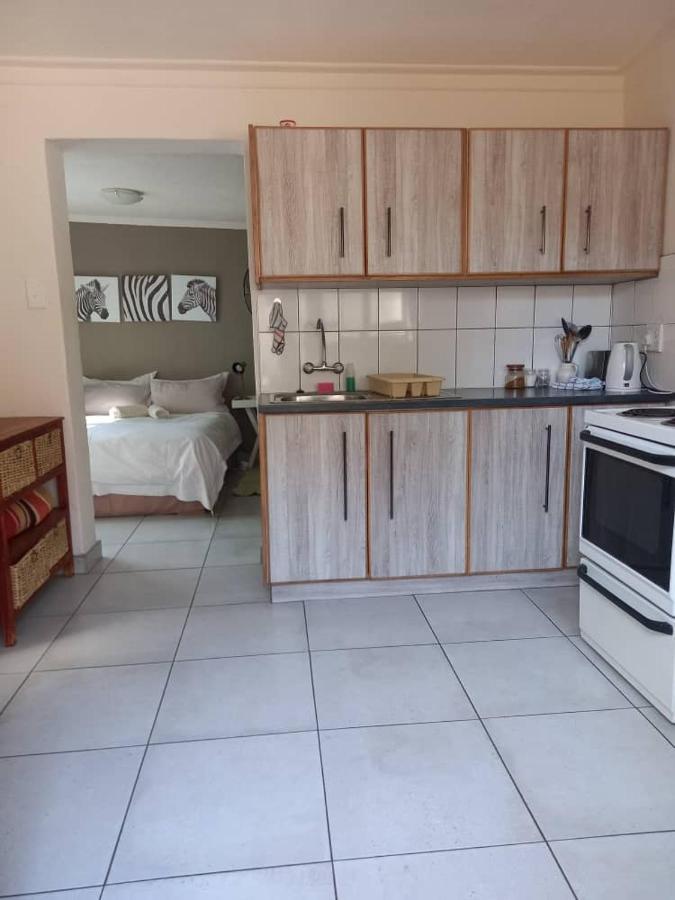 Self-Catering Studio, Unit 3 On Krupp Windhuk Zewnętrze zdjęcie